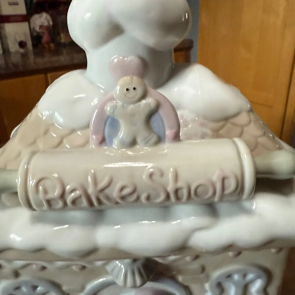 Vintage 1994 Precious Moments Ceramic Bake Shop Cookie Jar Christmas Canister